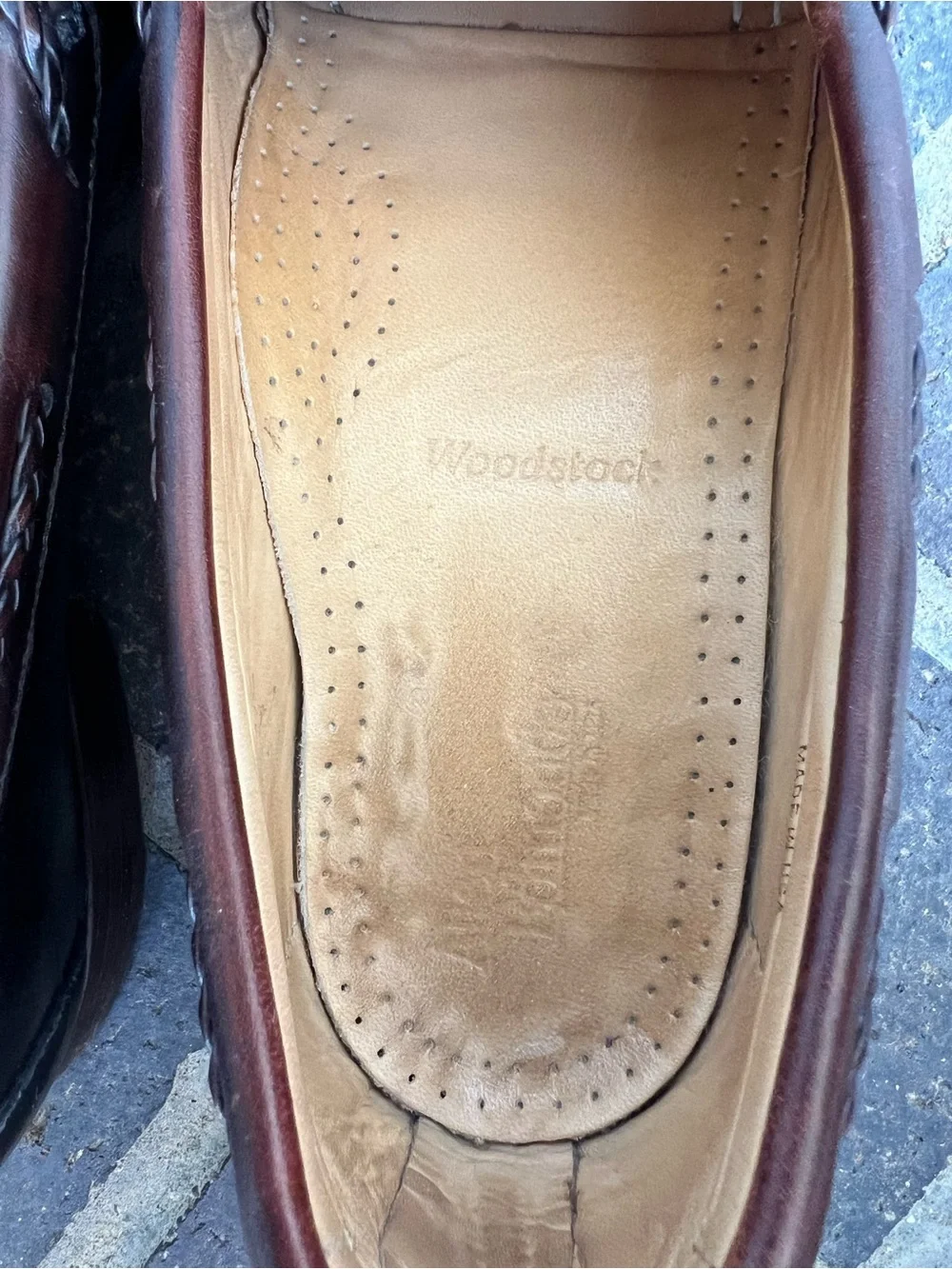 EUC Men’s 8.5 Allen Edmonds Woodstock Black and Brown Leather Kiltie Loafers